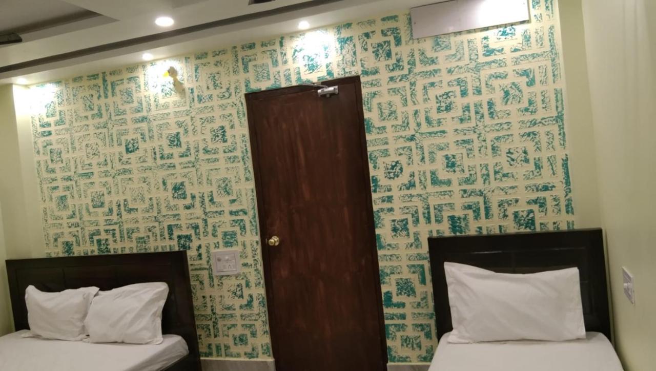 Dubby Indian Hotel Inn ! Puri Luaran gambar